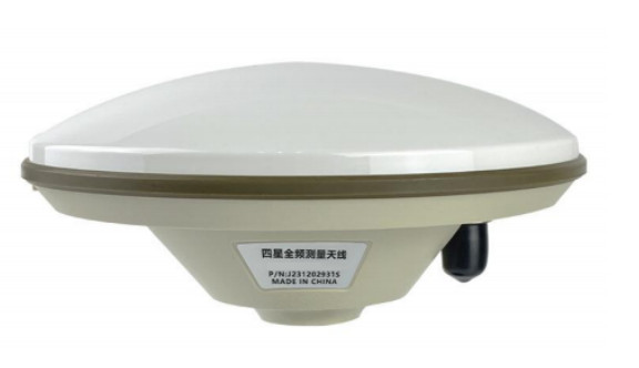 High precision GNSS antenna 